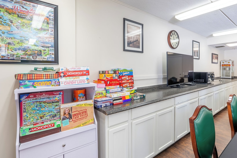 Fireside Inn & Suites Gilford - photo 58
