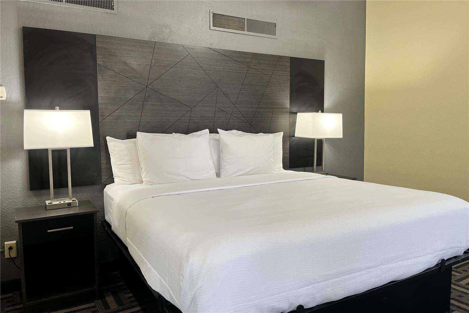 Baymont by Wyndham Indianapolis Airport Lynhurst - photo 14