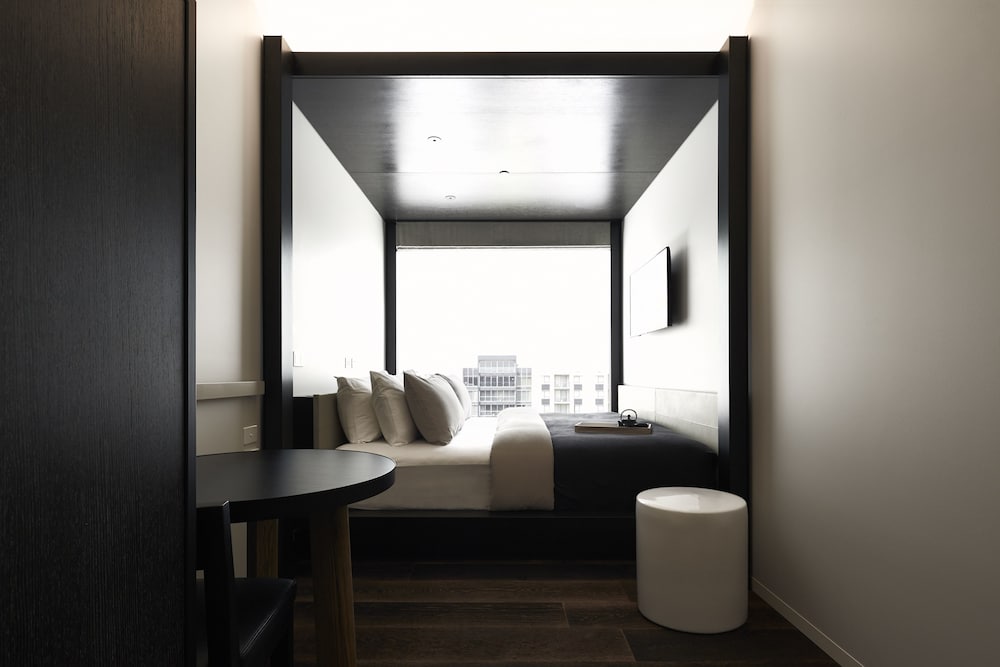 Little National Hotel Canberra in Canberra, Australia