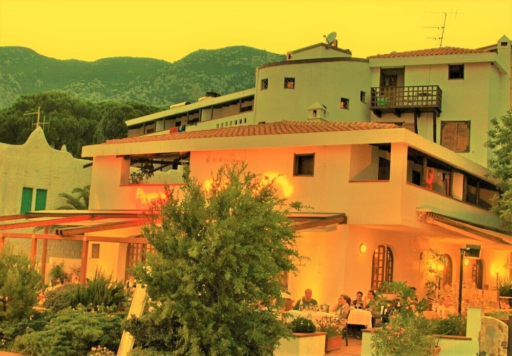 Hotel Pop - carbon neutral hotel in Dorgali