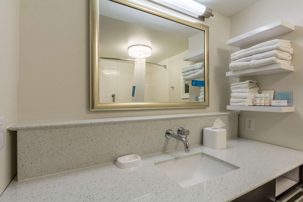Hampton Inn Jackson Pearl International Airport - photo 24