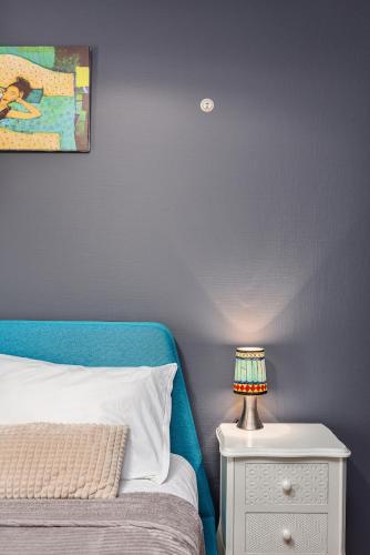 Art inspired Modern Flat near VAKE PARK with WIFI