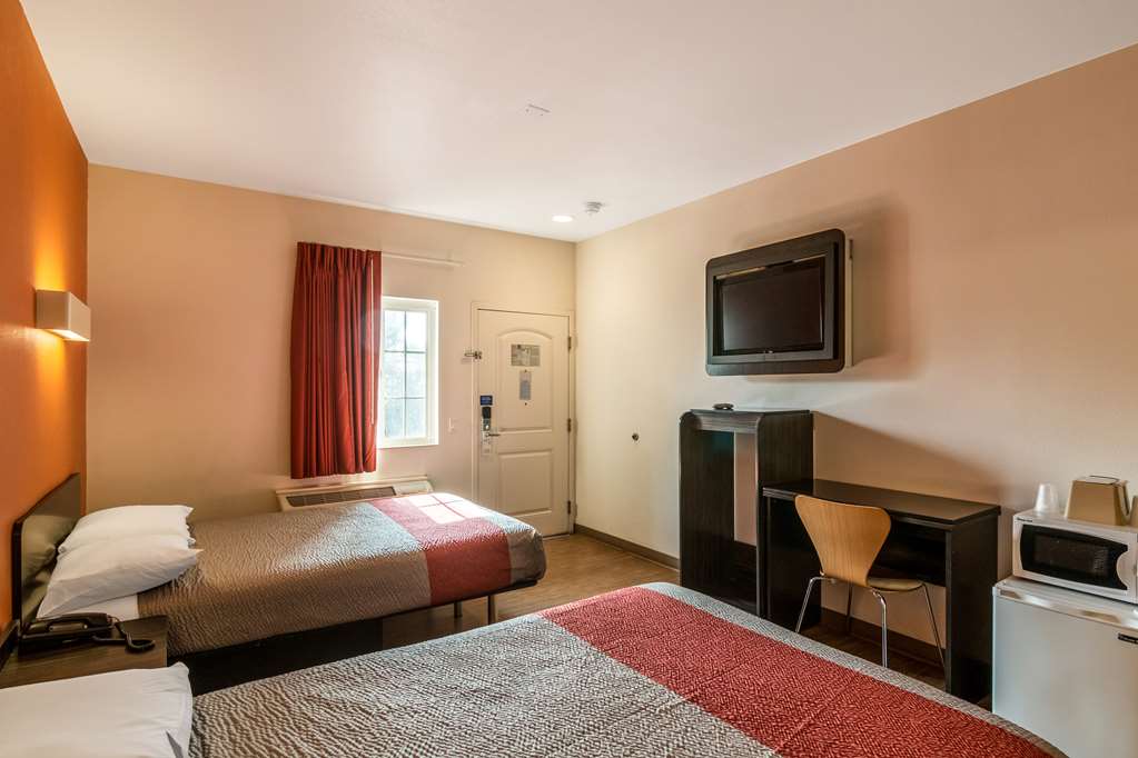 Motel 6 Bell Gardens - photo 15