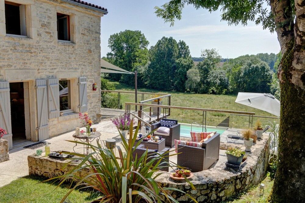 Le Petit Paradis — hotel in Coulonges-Sur-L'autize