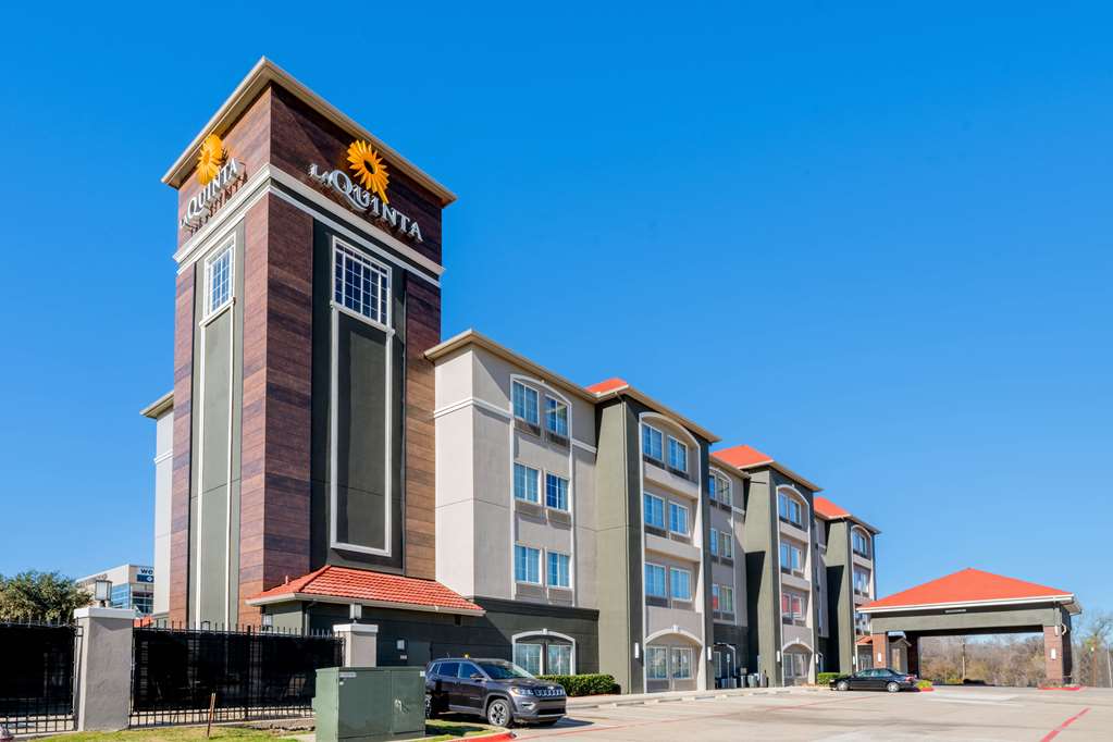 La Quinta Inn & Suites by Wyndham Fort Worth Eastchase - featured photo