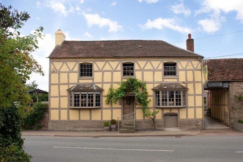 The Green Man Inn - carbon neutral hotel in Hereford