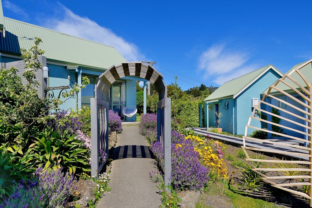 Portobello Motel Studios and Cottages in Dunedin, New Zealand