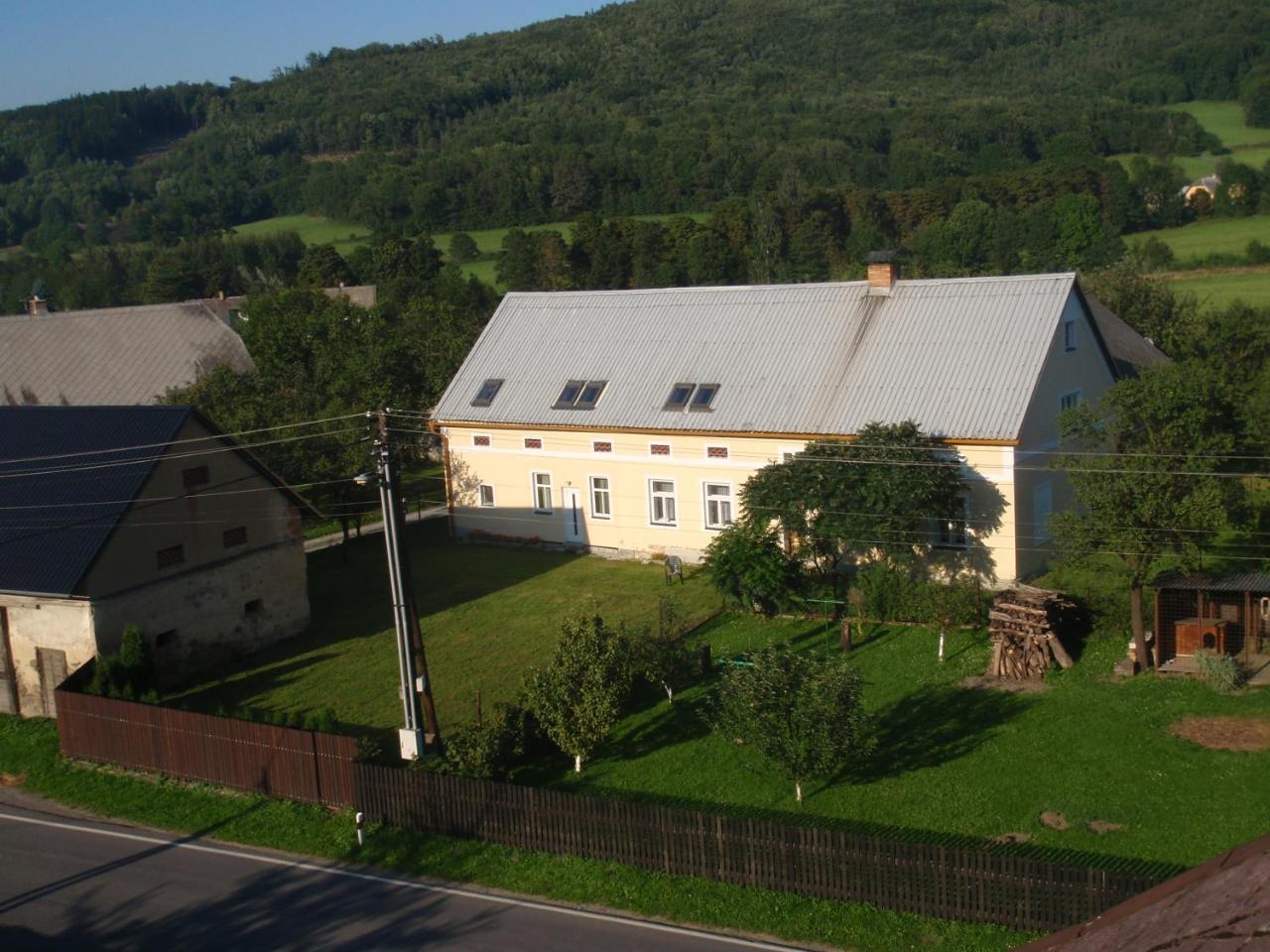 U Nás Apartmán Zajíc — hotel in Vapenna