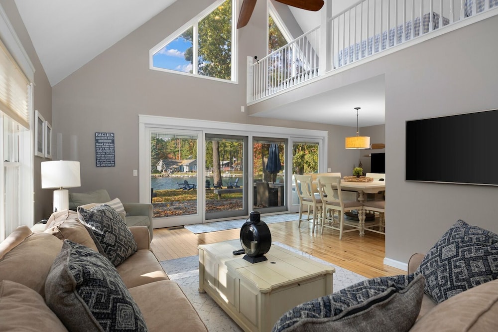 Gorgeous Torch River 3BDR Home Minutes to the Sandbar 8015 — 4-Star Luxury Hotel in Rapid City, United States