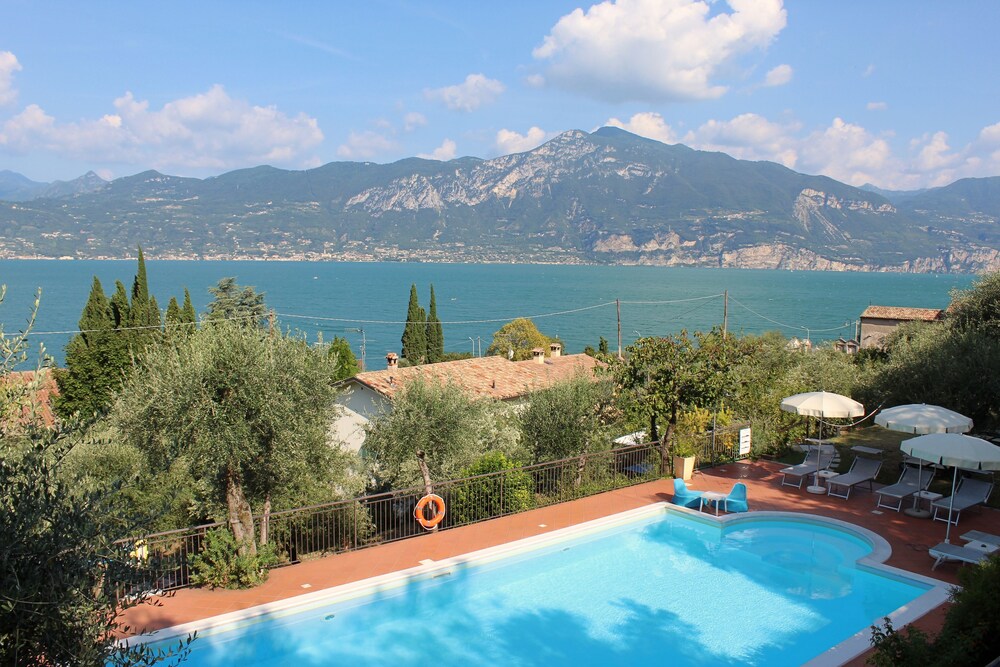 Hotel Villa Tiziana in Torri Del Benaco, Italy