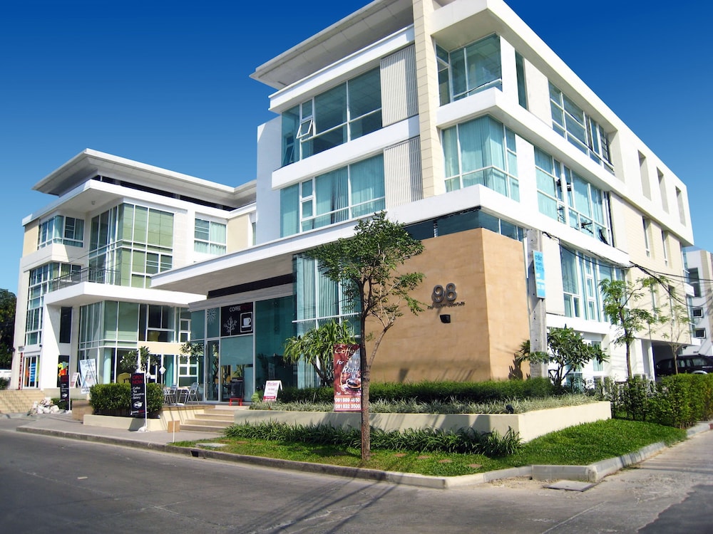Duplex 21 Apartment — 4-Star Luxury Hotel in Bangkok, Thailand