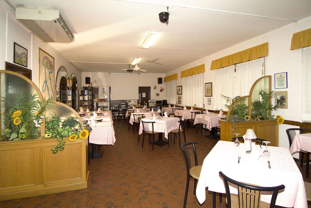 Au Lac De Como Campground 5129132 — Sorico