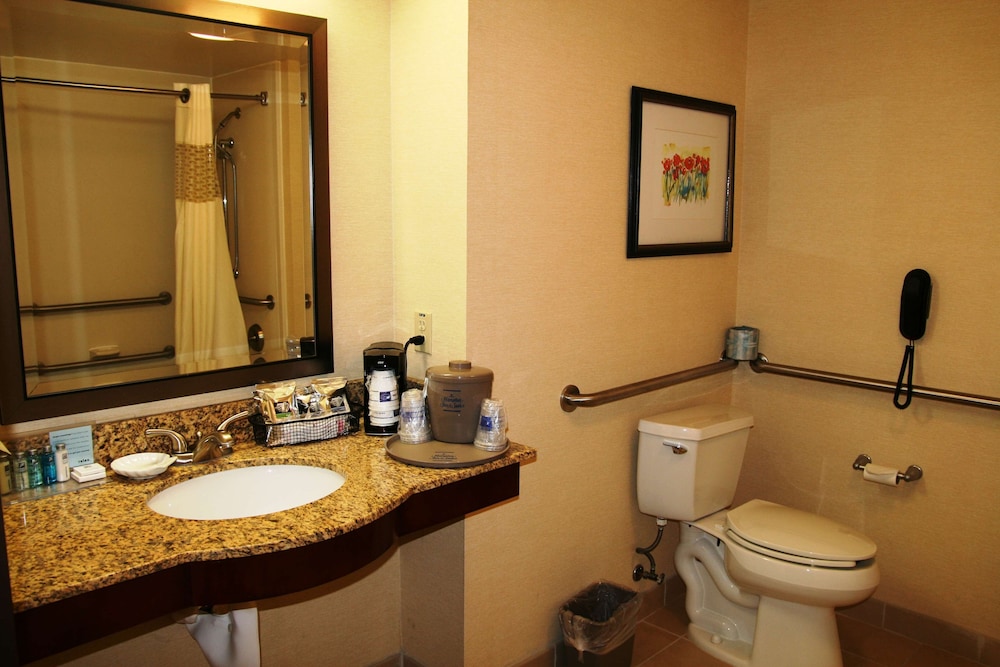 Hampton Inn & Suites Lancaster - photo 18