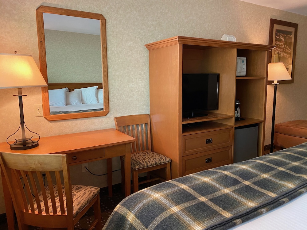 Cousins Country Inn - photo 21
