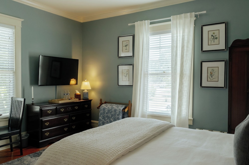 The Trott House Inn - photo 19