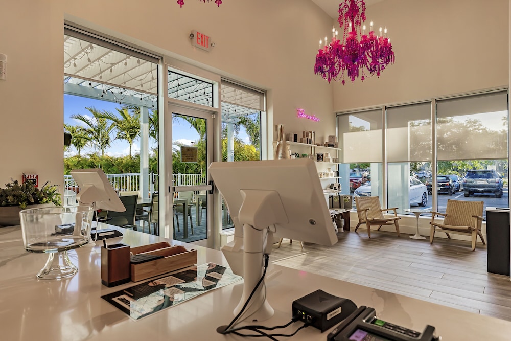 Kompose Boutique Hotel - photo 8