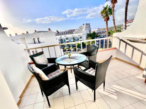 Los Cristianos 1 Bed Apartment — 4-Star Luxury Hotel in Arona, Spain