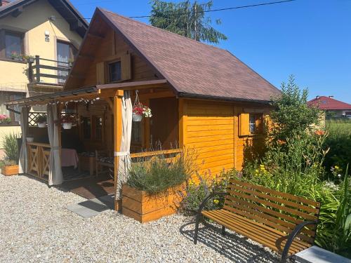 Sosnowy Domek - carbon neutral hotel in Zator