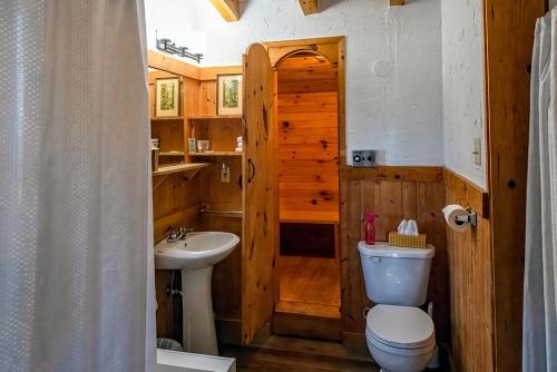 Edelweiss Inn Nova Scotia — Middleton — photo 5