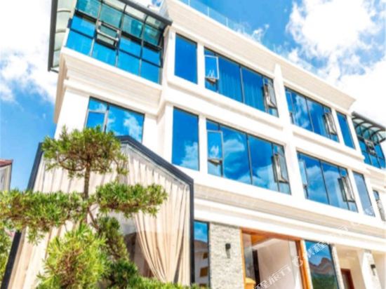 Seven cloud - carbon neutral hotel in Dongyang
