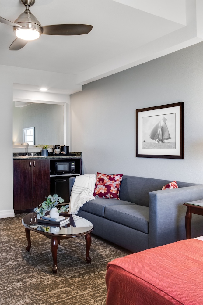 Ayres Suites Mission Viejo Lake Forest - photo 13