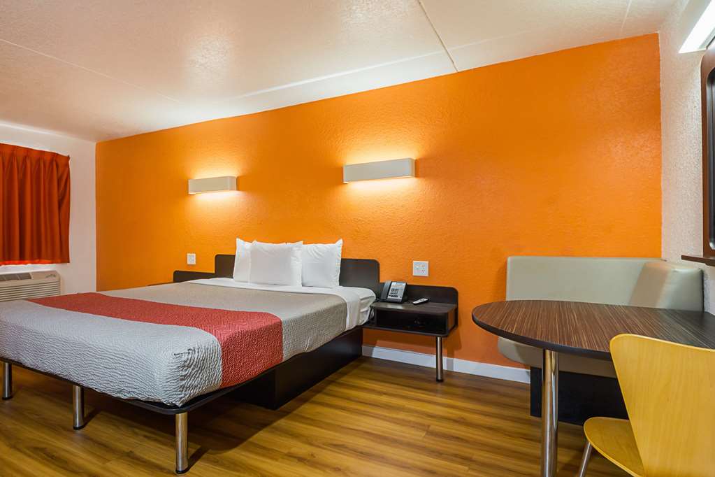 Motel 6 Garland TX Northeast Dallas - photo 15