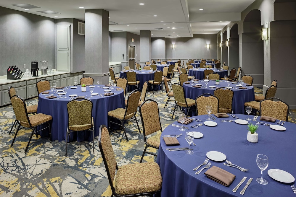 DoubleTree by Hilton San Antonio Downtown - photo 26