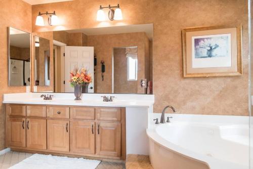 Elegant beautiful home With Pool & Heated Spa