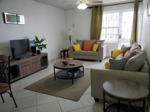 1B Hastings Towers — Bridgetown — photo 2
