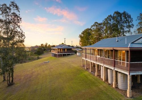 North Lodge Clan Cottage — 4-Star Luxury Hotel in Pokolbin, Australia
