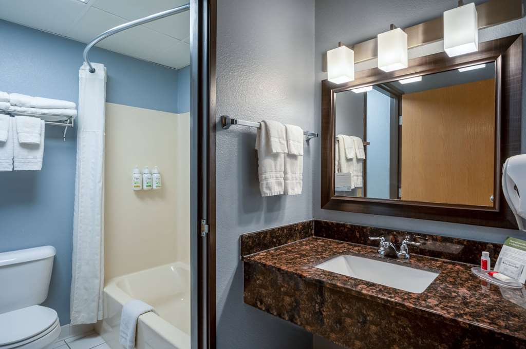 AmericInn by Wyndham Eau Claire - photo 26