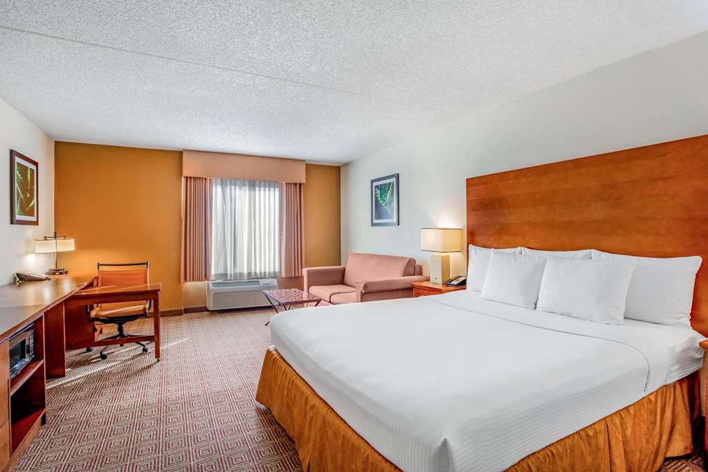 La Quinta Inn & Suites by Wyndham Danbury - photo 45