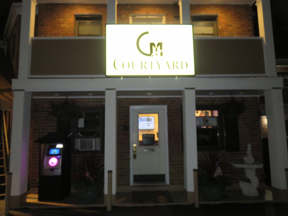 Central Motel Court Yard - photo 104