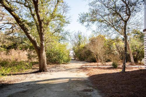 Alta Mira by Oak Island Accommodations - photo 30