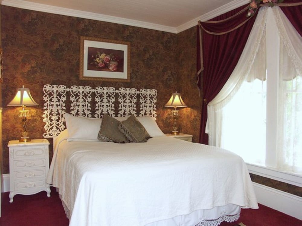 Weaverville Whitmore Inn - photo 7