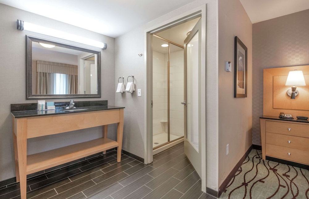Hampton Inn & Suites Raleigh Crabtree Valley - photo 42