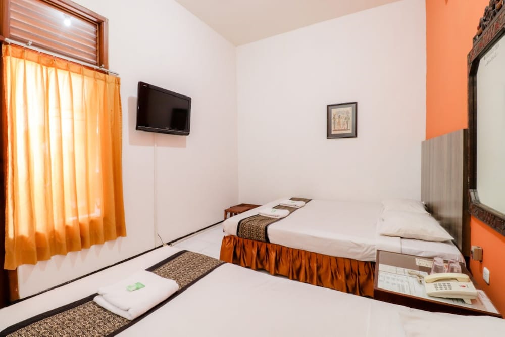 Hotel Pajajaran — Malang — photo 3