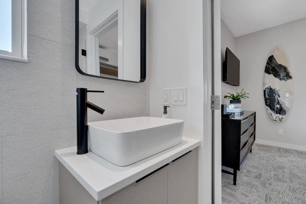 The St Laurent Social Club & Guest Rooms - photo 34