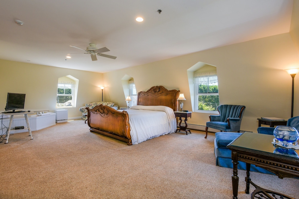 Payne's Harbor View Inn - photo 13