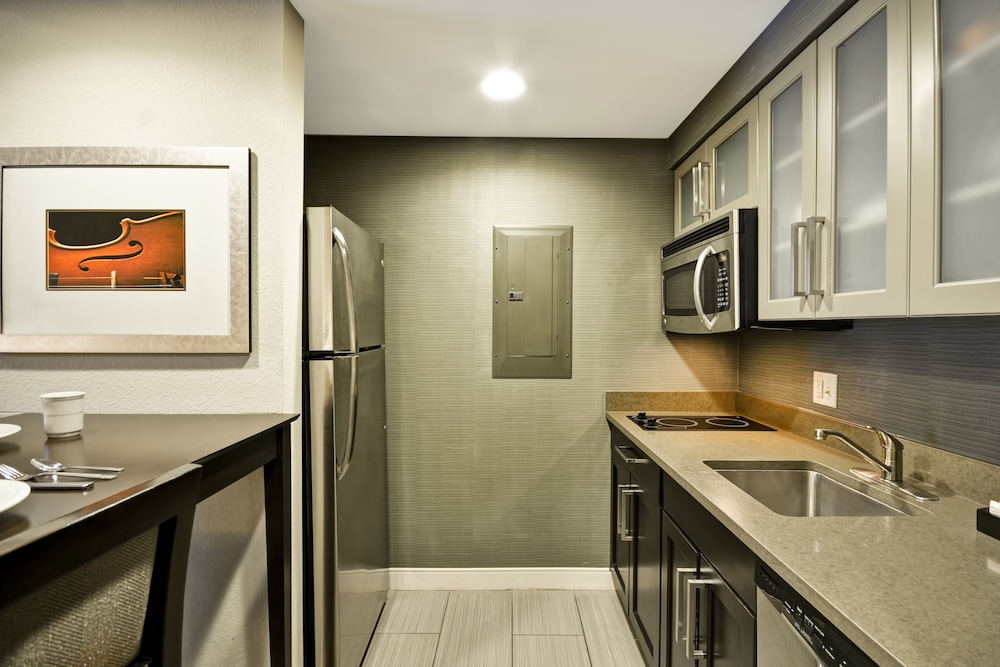 Homewood Suites by Hilton TechRidge Parmer @ I 35 - photo 15