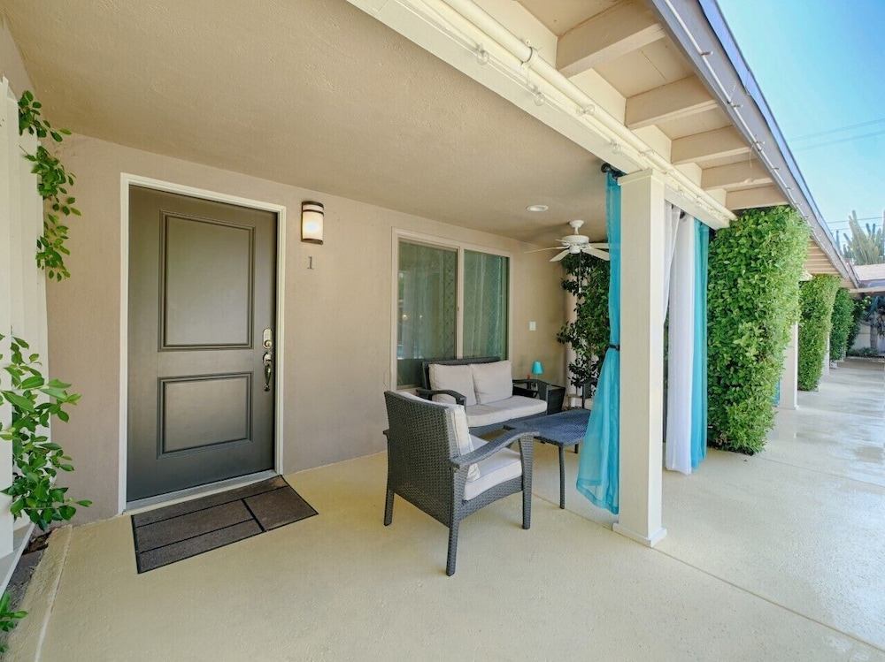 Little Paradise Hotel - photo 10