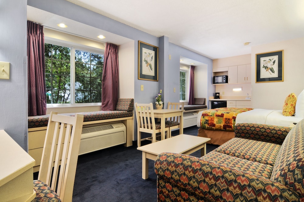 Hometown Inn & Suites Jacksonville Butler Blvd. Southpoint - photo 5