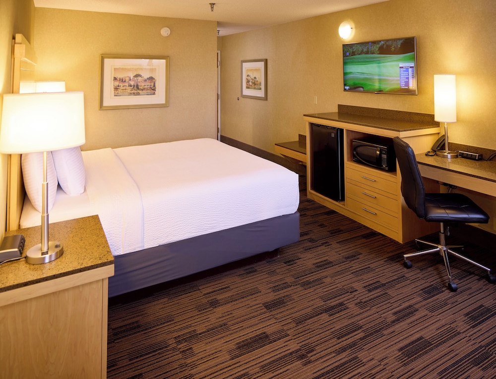 LivINN Hotel Cincinnati Sharonville Convention Center - photo 11