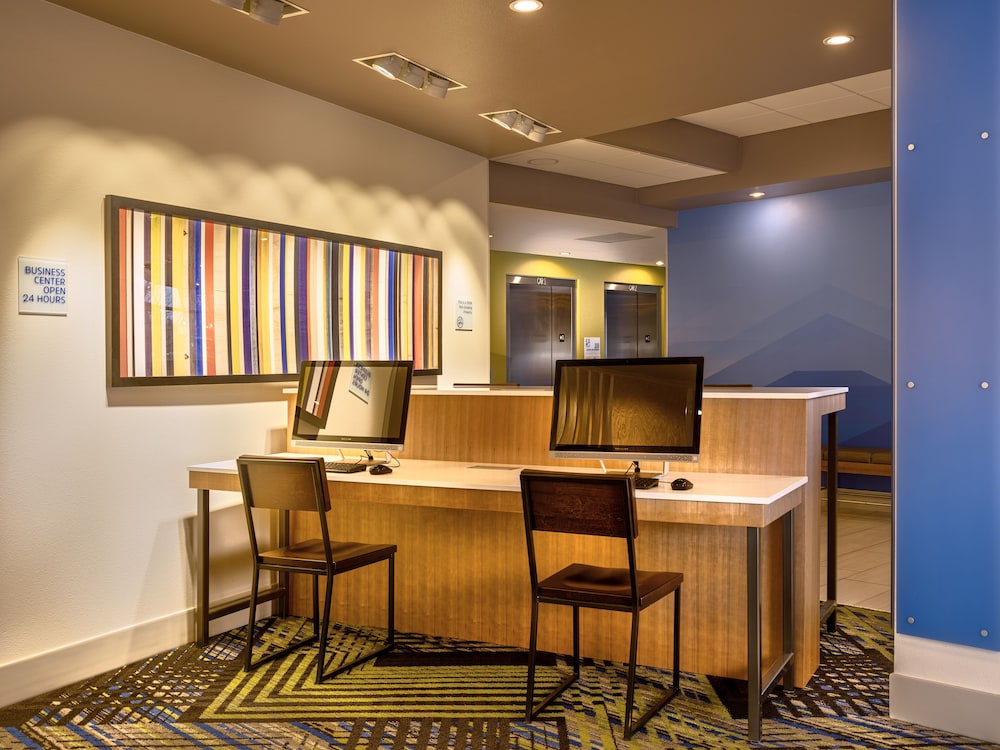 Holiday Inn Express & Suites Salem North Keizer by IHG - photo 13