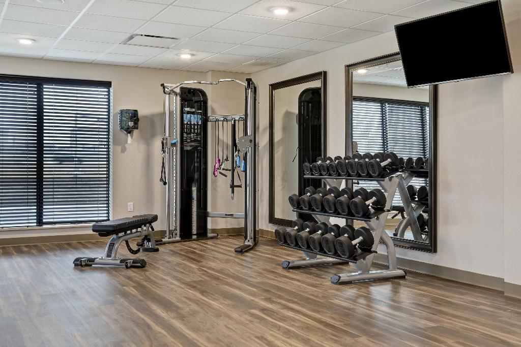 Clarion Hotel Overland Park - photo 24