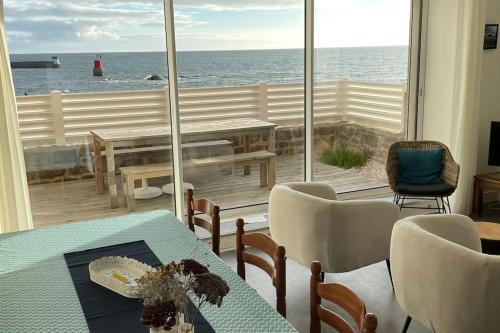 L Abri Du Canot Face A La Mer — Guilvinec