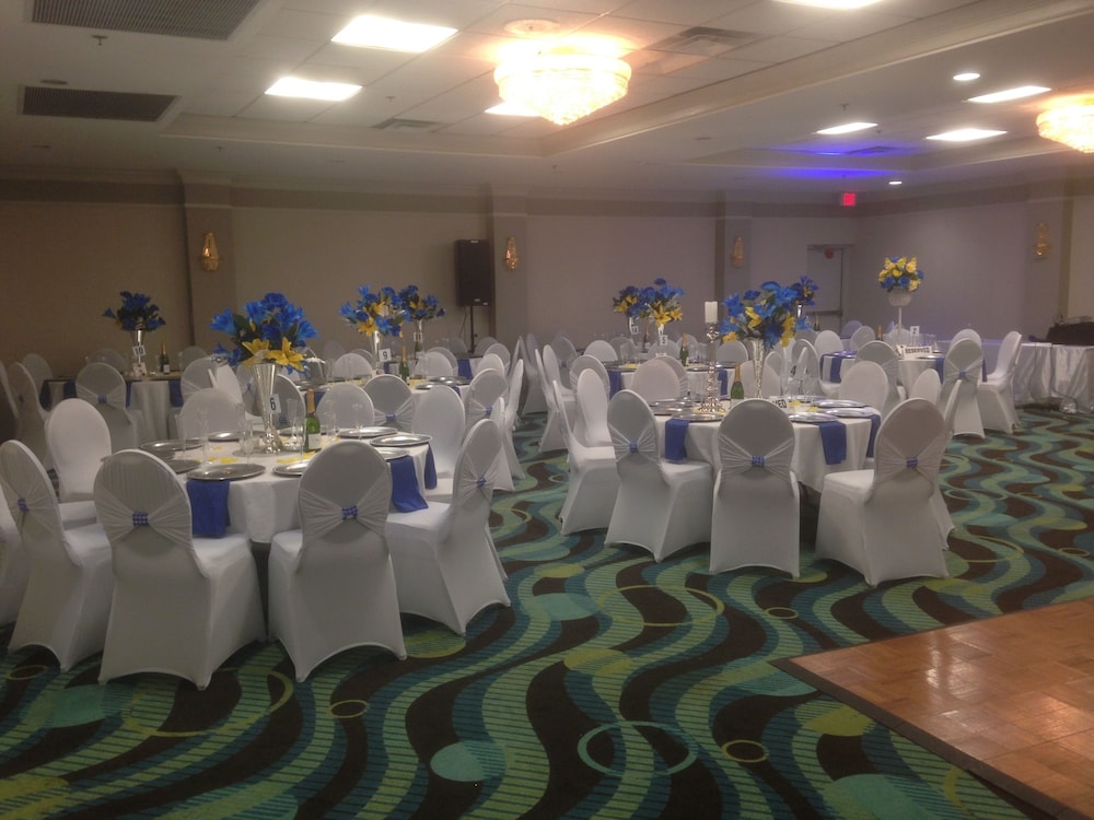 Holiday Inn Express Washington DC SW Springfield - photo 30