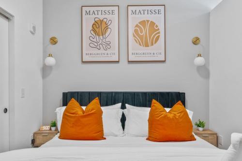 OTR King Bed Free On Site Parking Gym Pool Club Room — 4-Star Luxury Hotel in Cincinnati, United States