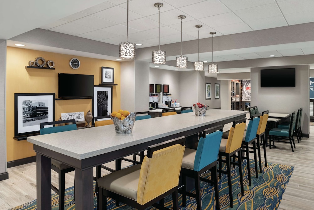 Hampton Inn Champaign Southwest - photo 29