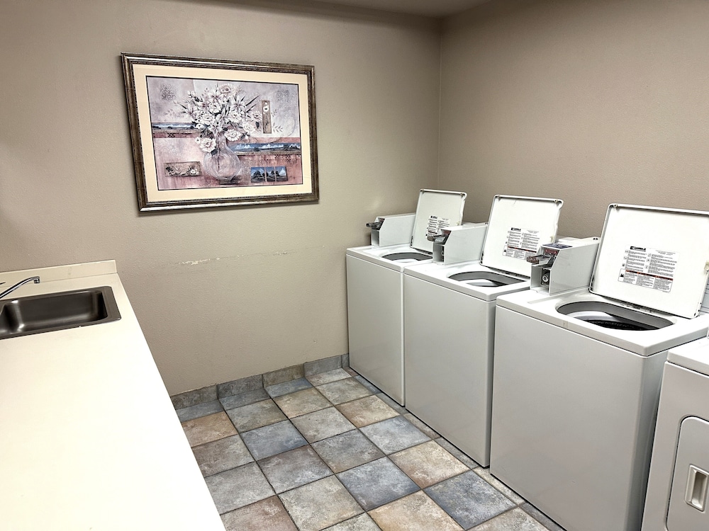 Sojourn Suites Portland Airport - photo 21